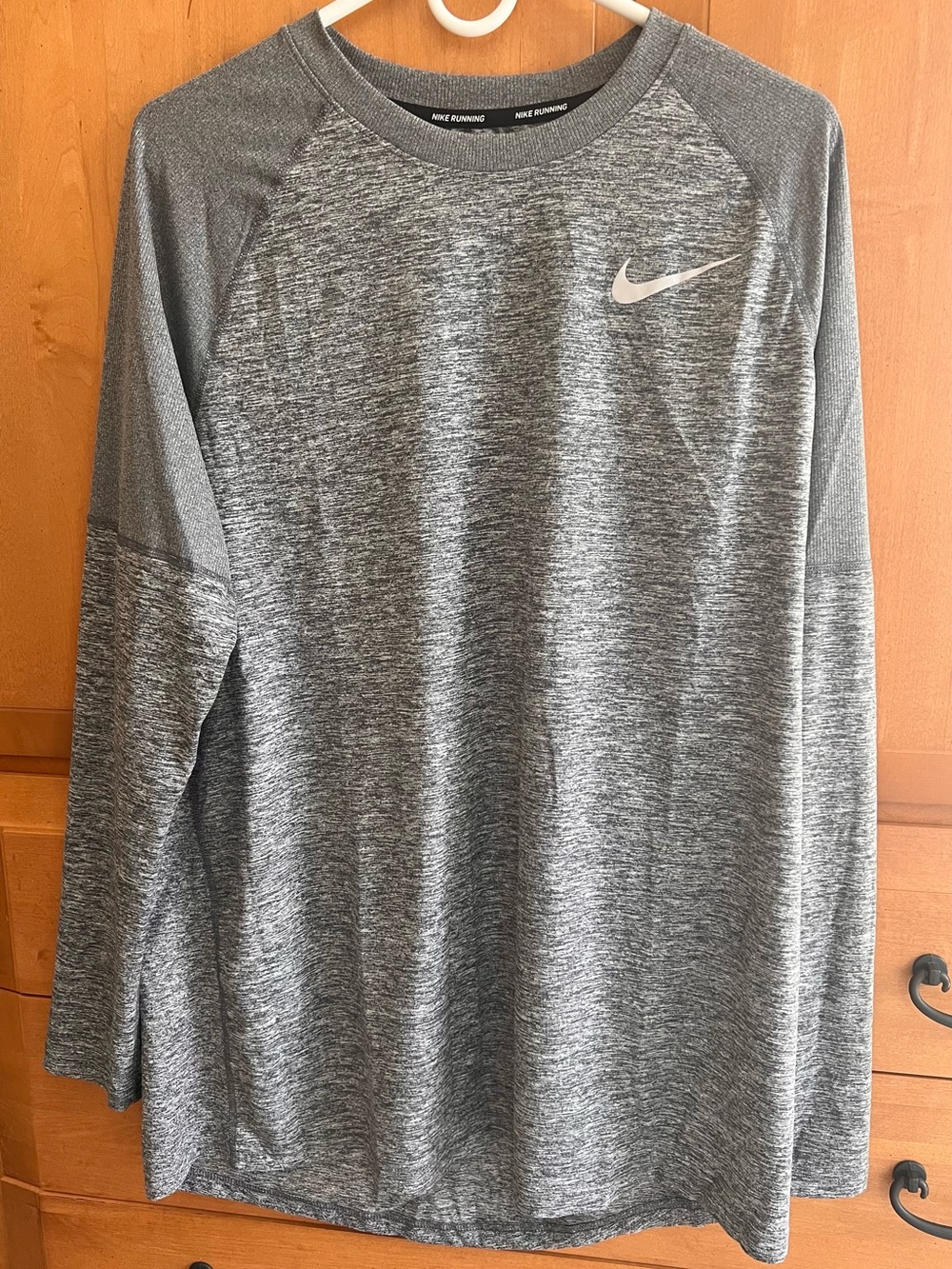 Nike Men’s Grey Dri-FIT Long Sleeve Running Athletic Shirt Large